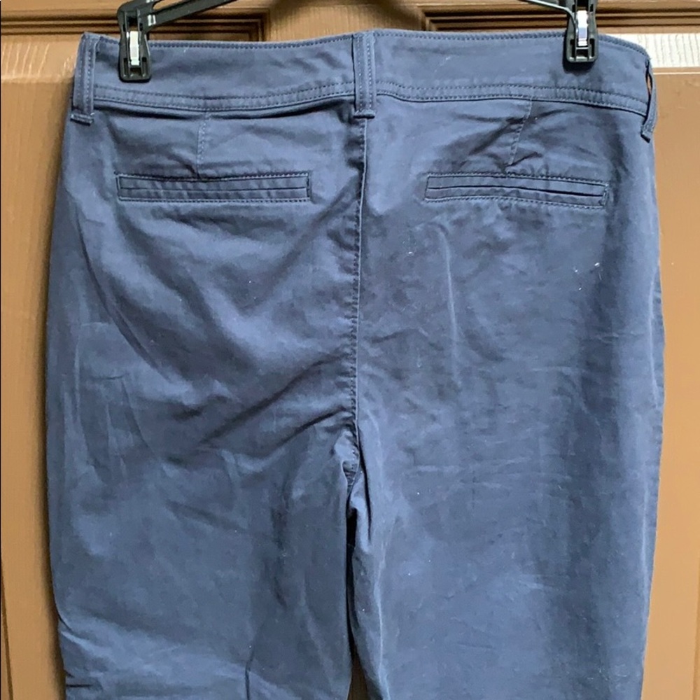 Old Navy-pants - Picture 3 of 3